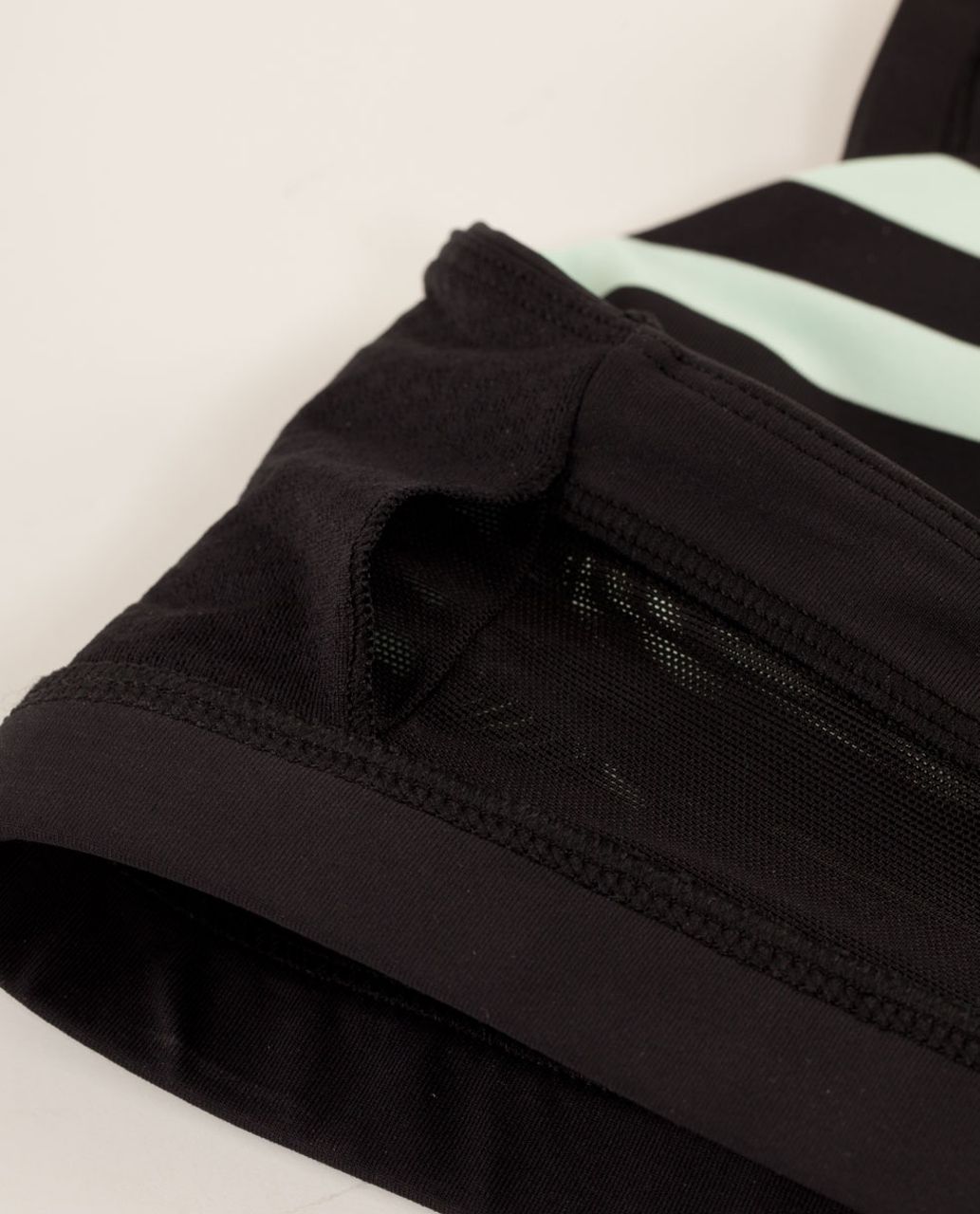 Lululemon Cardio Kick Bra - Sea Stripe Mint Moment Black / Black