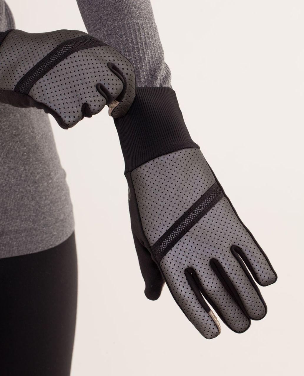 Lululemon Reflective Brisk Run Gloves - Black / Black