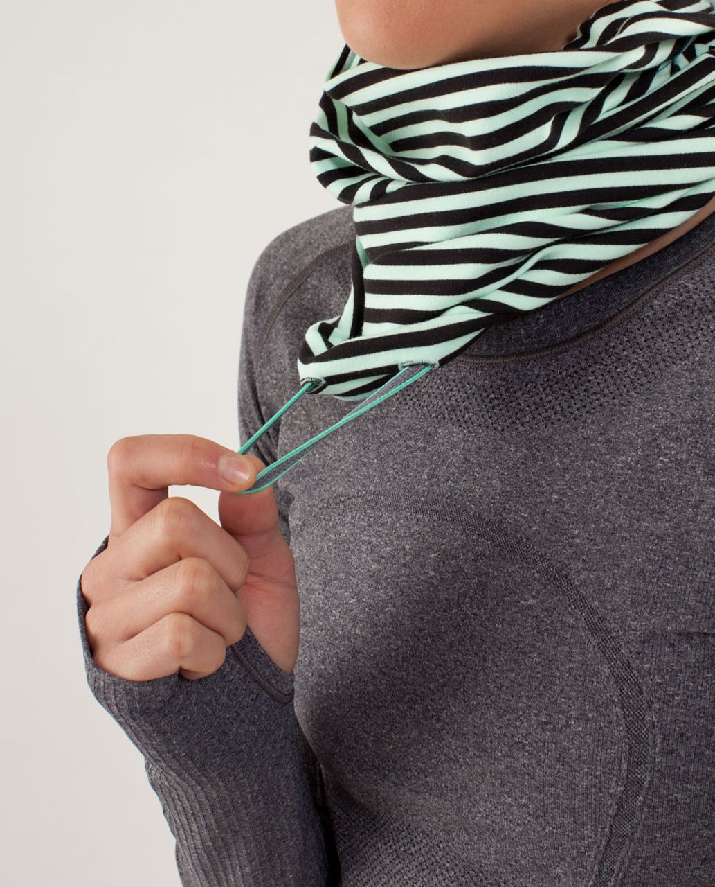 Lululemon Brisk Run Neck Warmer - Classic Stripe Mint Moment Black / Mint Moment