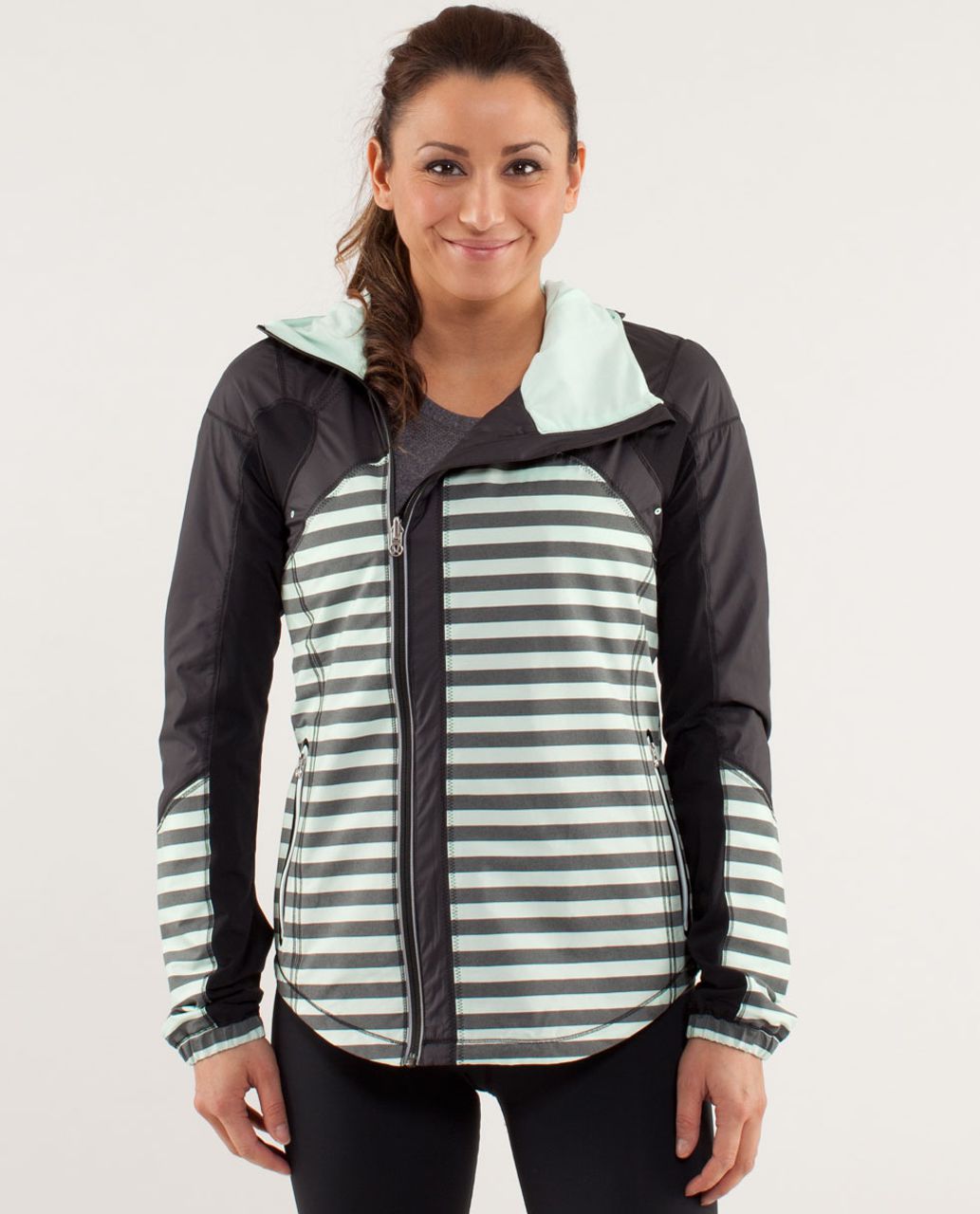 Lululemon Run: Get Up And Glow Jacket *Reflective 360 - Sea Stripe