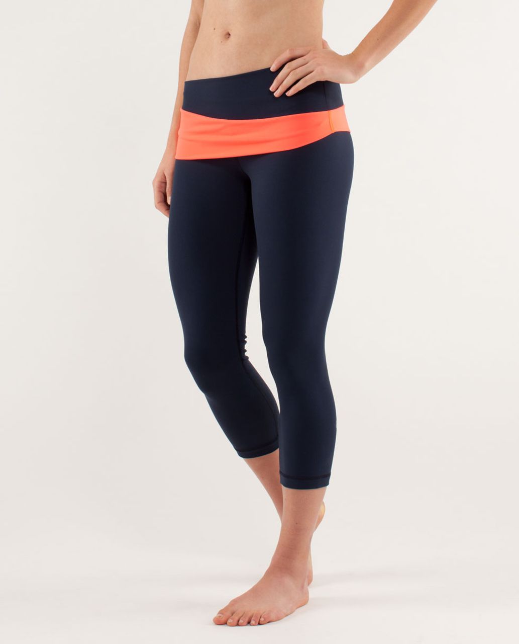 Lululemon Astro Wunder Under Crop Low Rise Luon Size 4 FLAWS