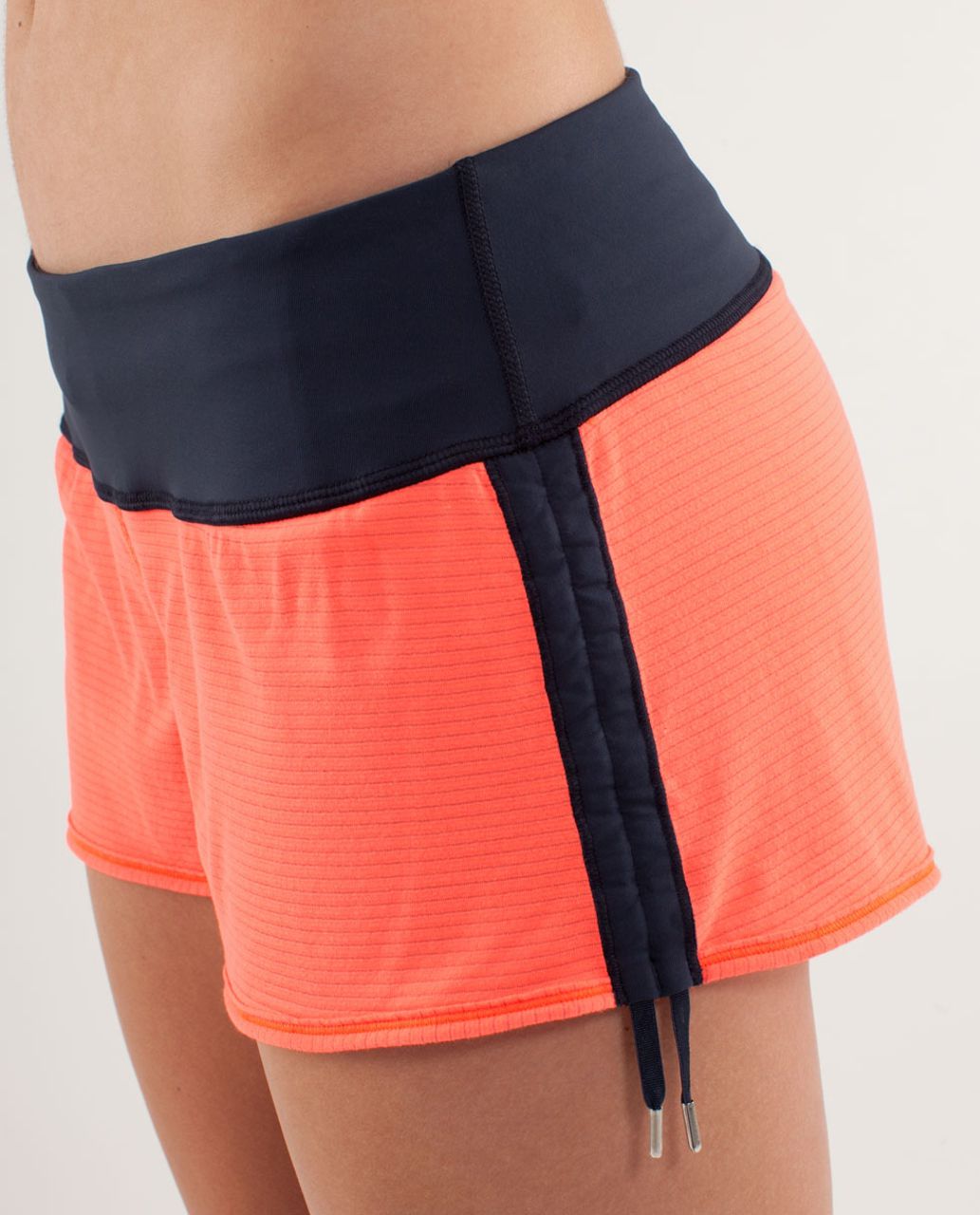 Lululemon Hot Move Short *Silver - Light Flare / Inkwell