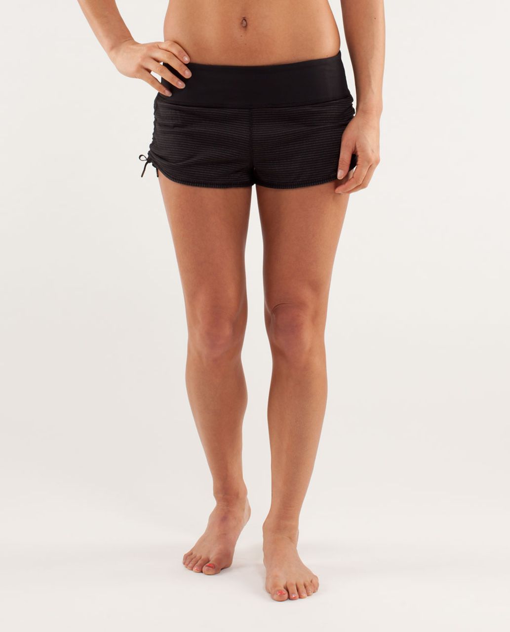 Lululemon Hot Move Short *Silver - Black