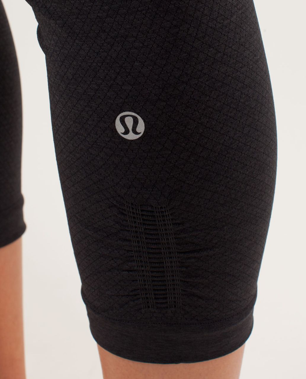 Lululemon Ebb And Flow Crop II - Black