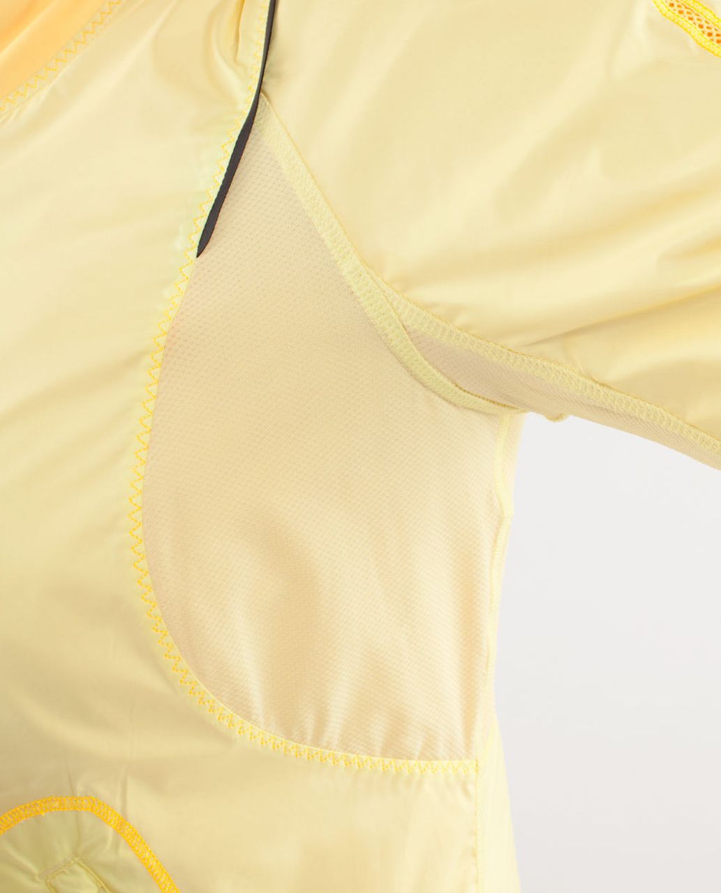 Lululemon Run:  Two To Make It True Jacket - Mellow Lemon / Burning Yellow