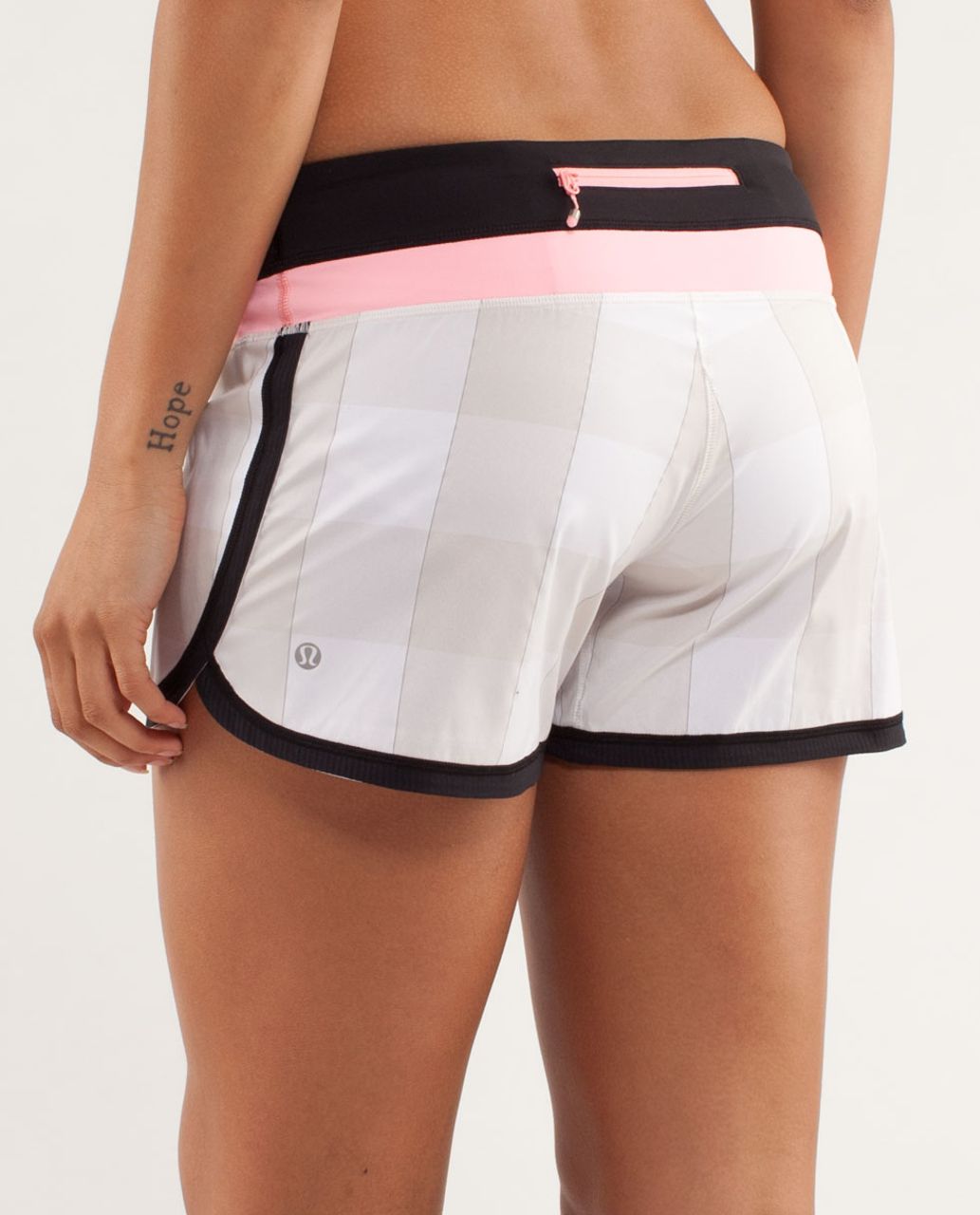 Lululemon Groovy Run Short - Gros Gingham Dune / Bleached Coral / Black