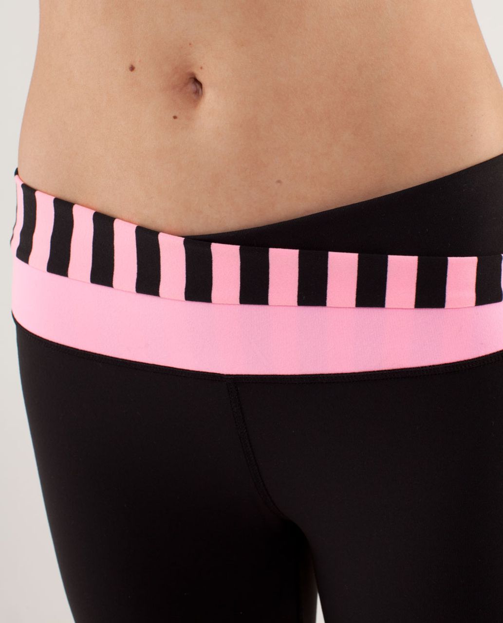 Lululemon Astro Wunder Under Crop - Black / Sea Stripe Pink Shell / Pink Shell