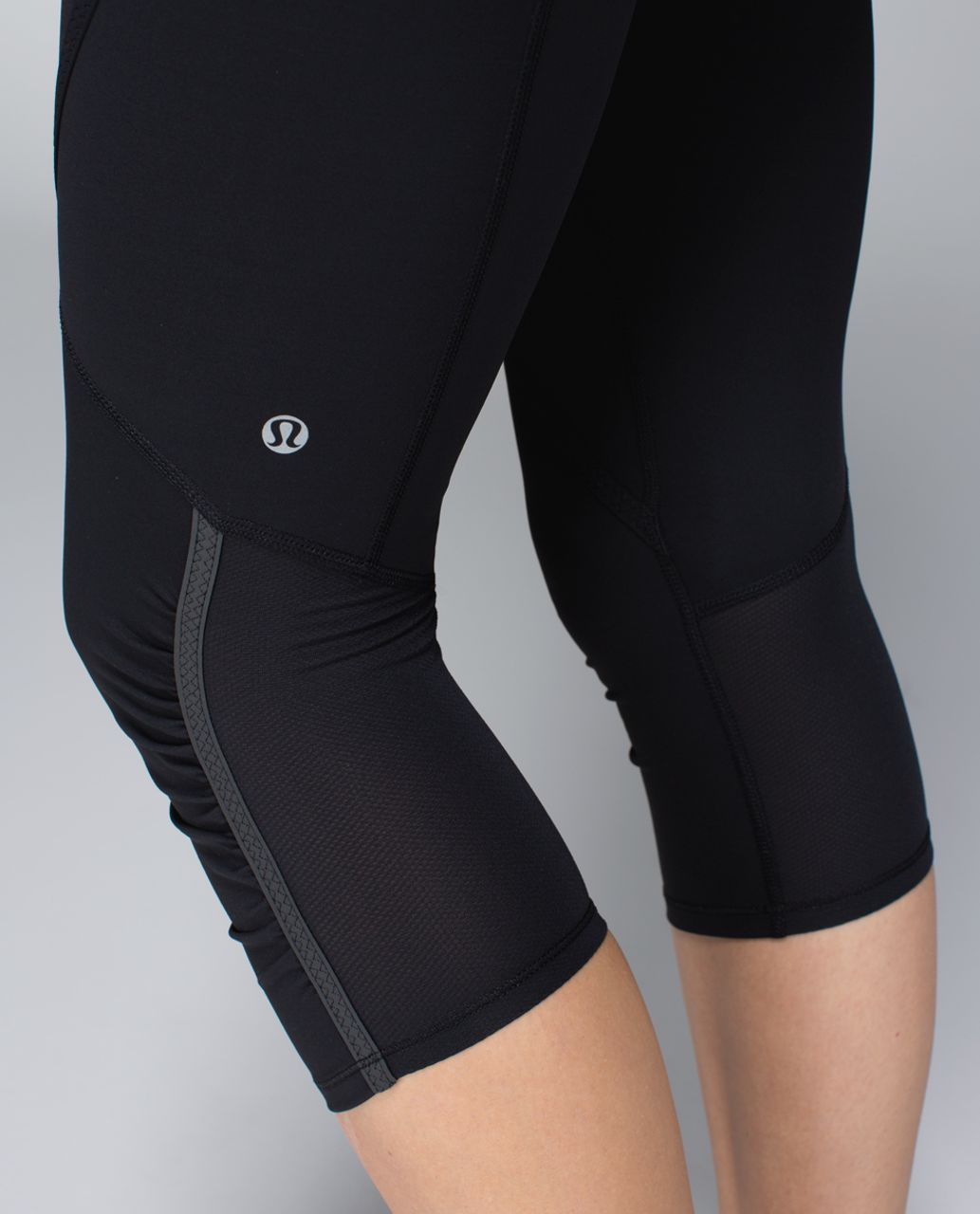 LULULEMON Run: Pace Crop Active Leggings Womens 6 Wee Stripe Black $86  Luxtreme