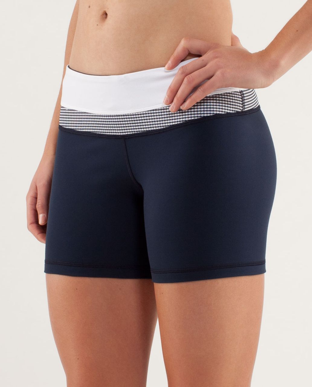 Lululemon Reverse Groove Short (Regular) - Inkwell / White