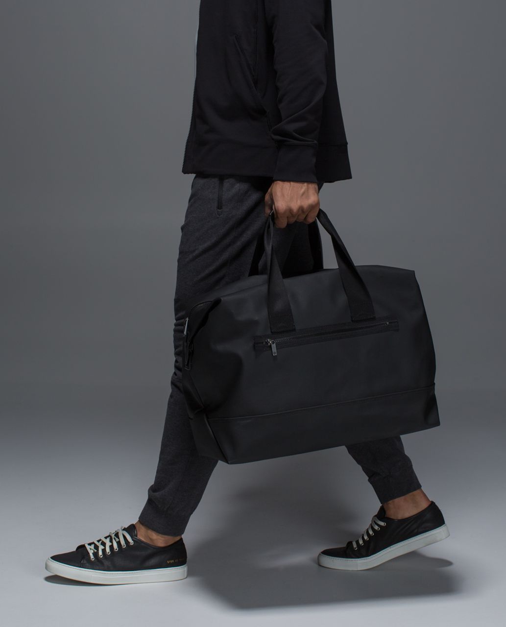 Gym Bag Essentials: Everything a Guy Needs for His Workout – Black