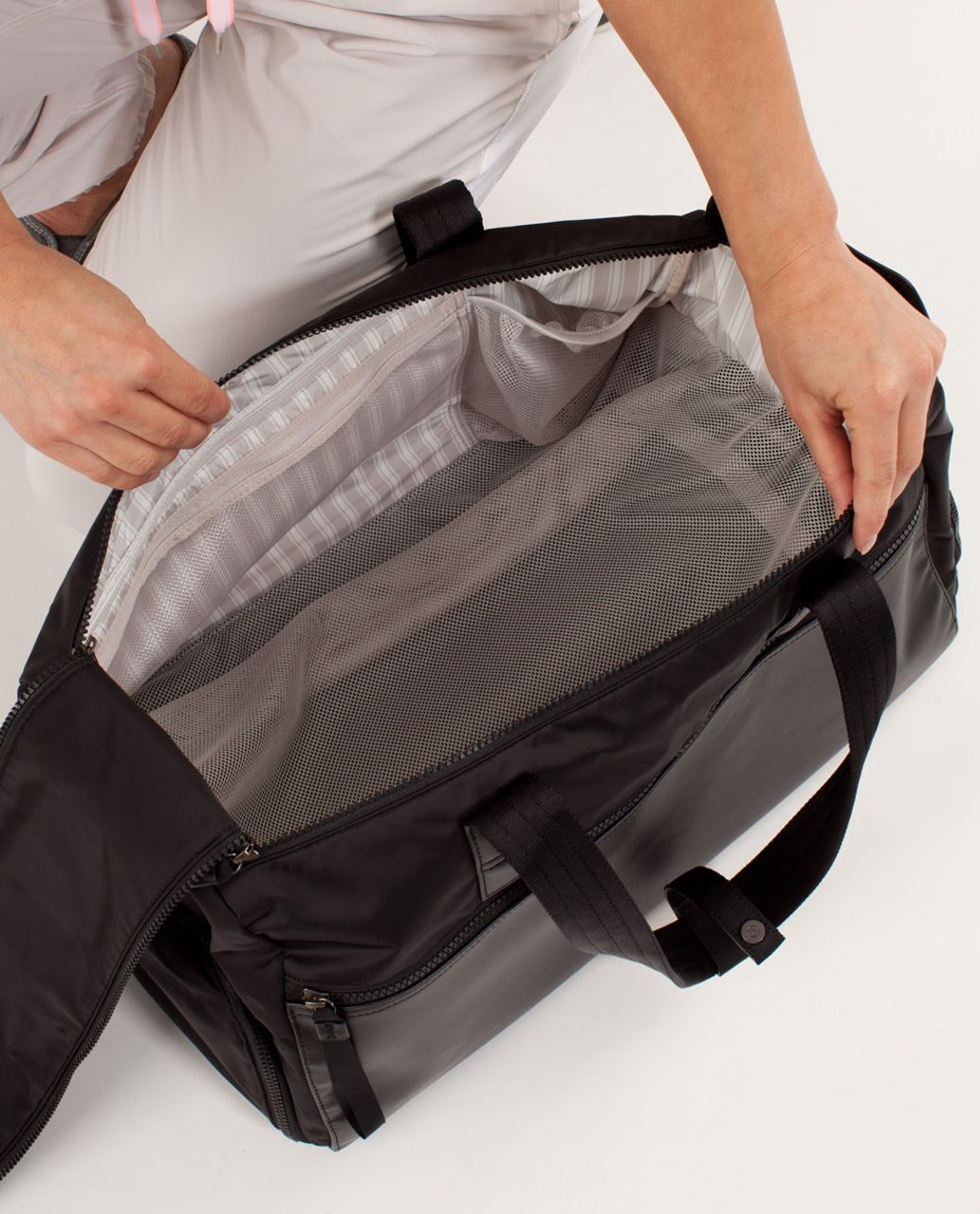 Lululemon Yoga On The Run Duffel - Black