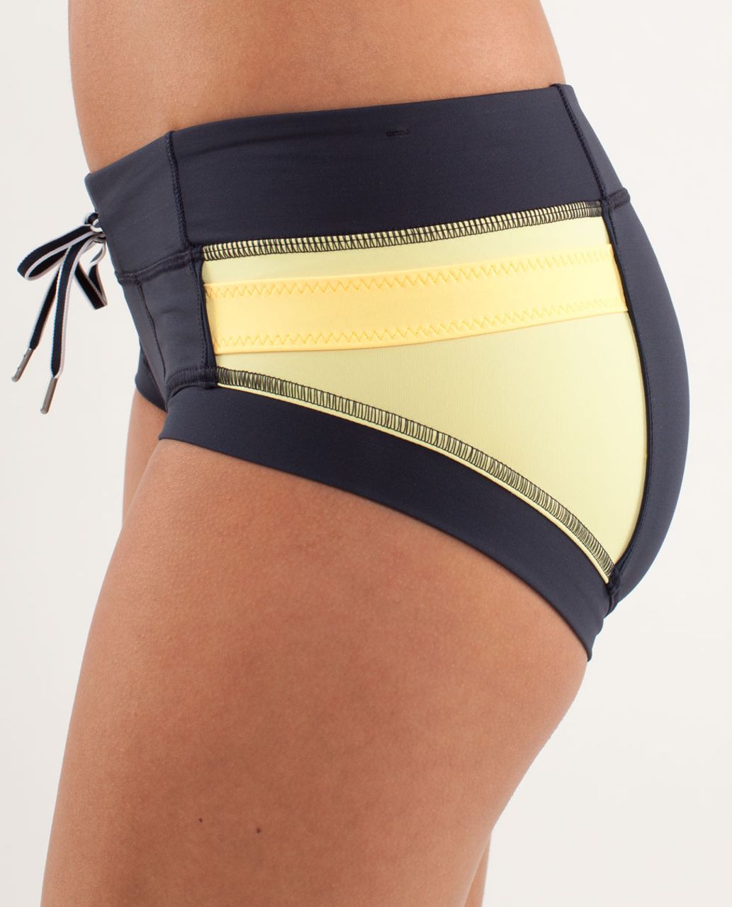 Lululemon Heat It Up Short - Inkwell / Mellow Lemon / Burning Yellow