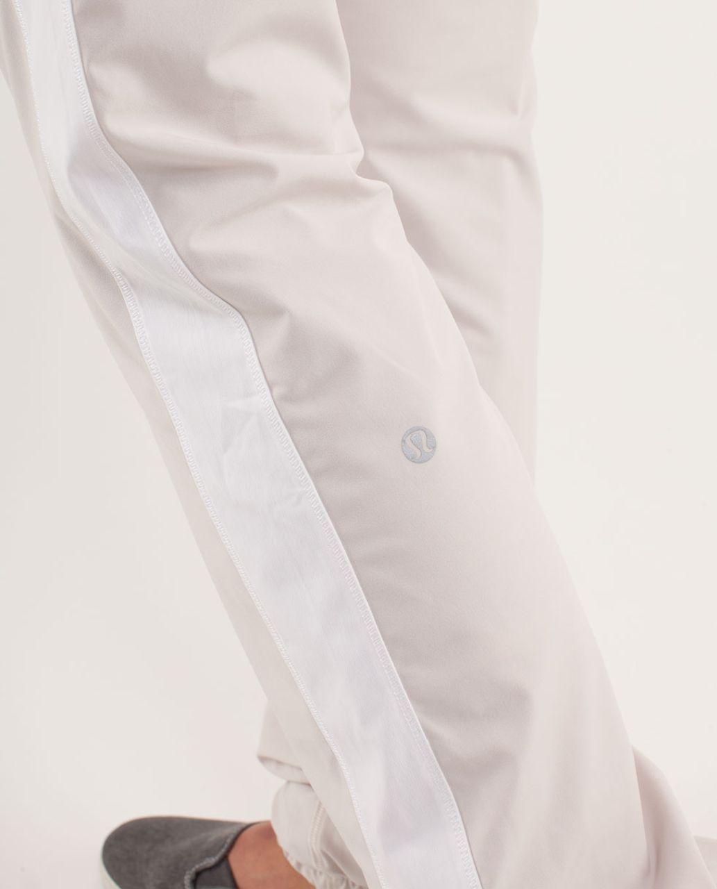 Lululemon Work It Out Track Pant *Lined - Dune / White / Wagon Stripe Pop Orange