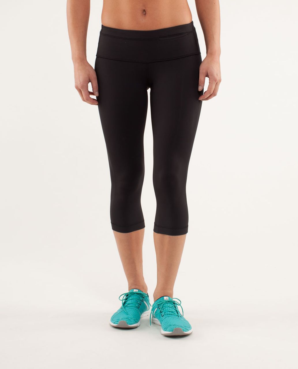 Lululemon Run: Proceed With Speed Crop - Black - lulu fanatics