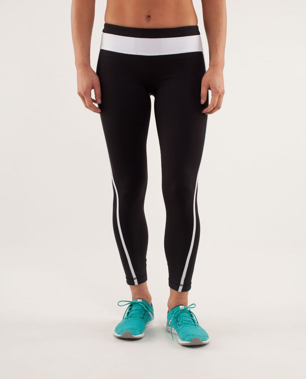 LULULEMON PACE PERFECT 7/8 TIGHT LEGGINGS AIR TIME WHITE BLACK/BLACK 4/XS