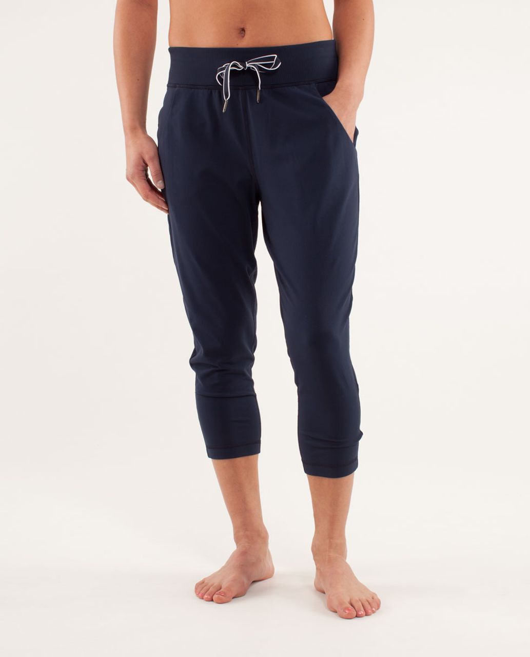 Lululemon Free Fall Crop - Inkwell