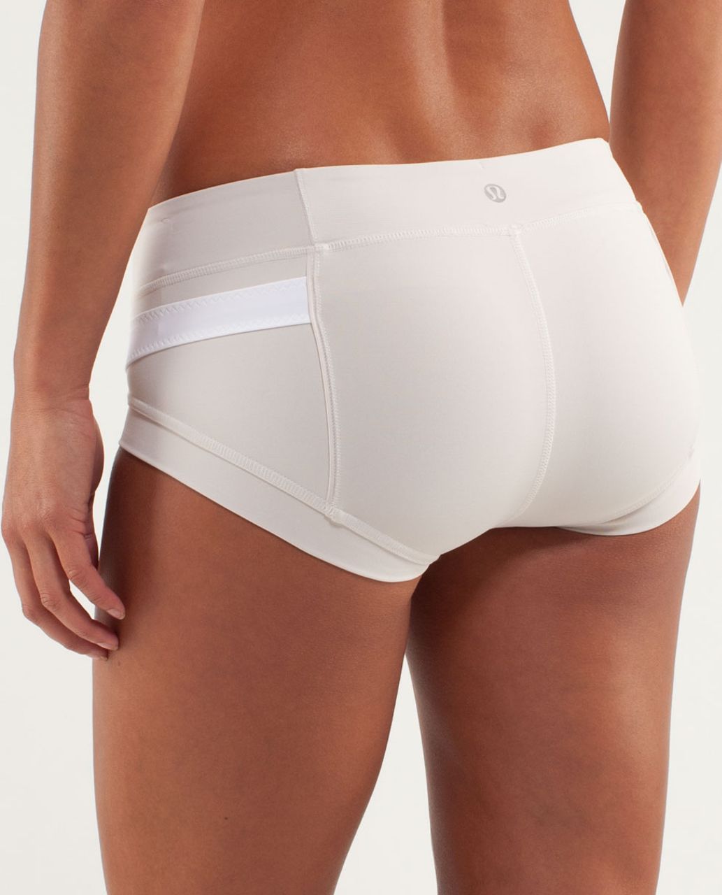 Lululemon Heat It Up Short - Dune / White