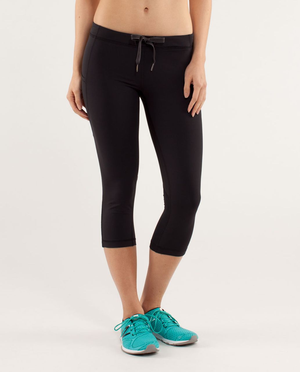 Lululemon Body Con Crop - Black - lulu fanatics