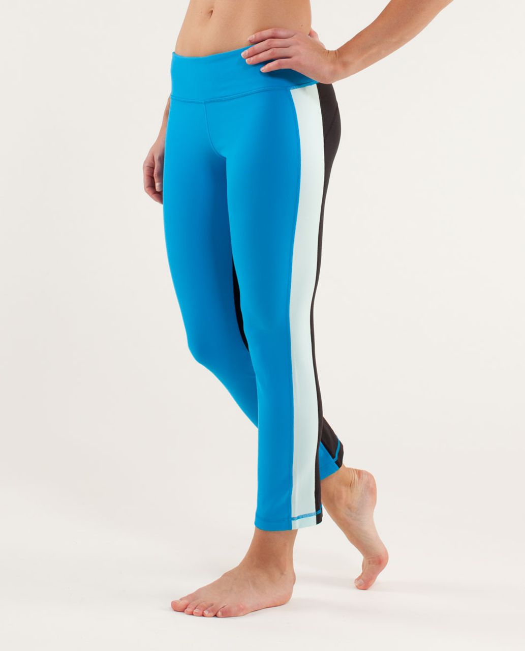 https://storage.googleapis.com/lulu-fanatics/product/13565/1280/lululemon-compass-pant-7-8-beach-blanket-blue-aquamarine-black-10591-76838.jpg