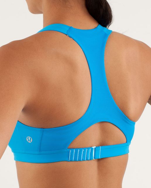 eBib 17749  I've never been to jail, but I did get stuck in a sports bra  at a Lululemon once.