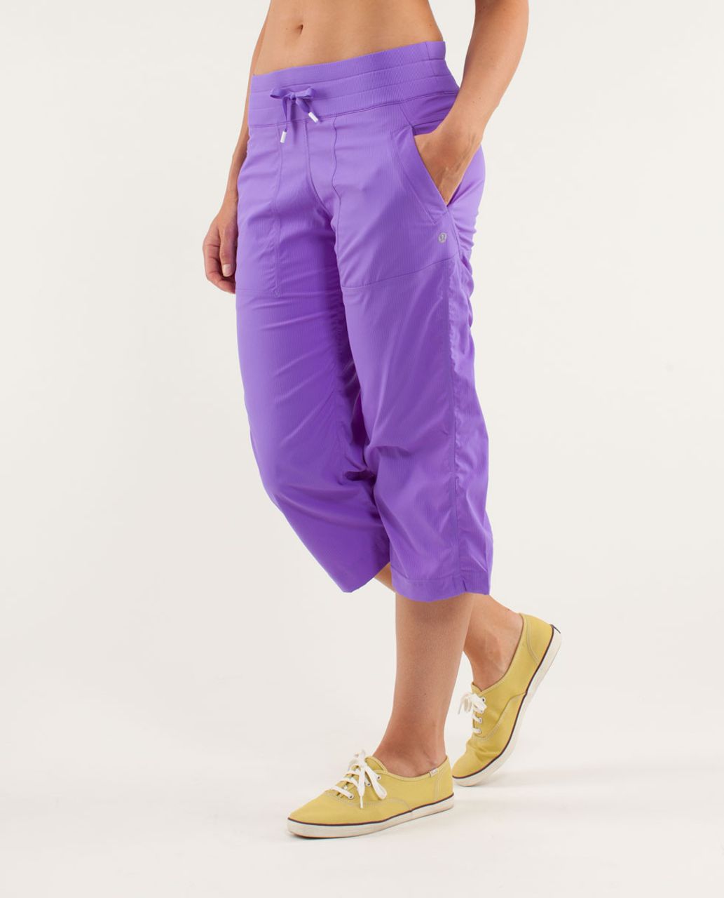 Lululemon Womens Size 4 Studio Crop No Liner Purple W6601S 