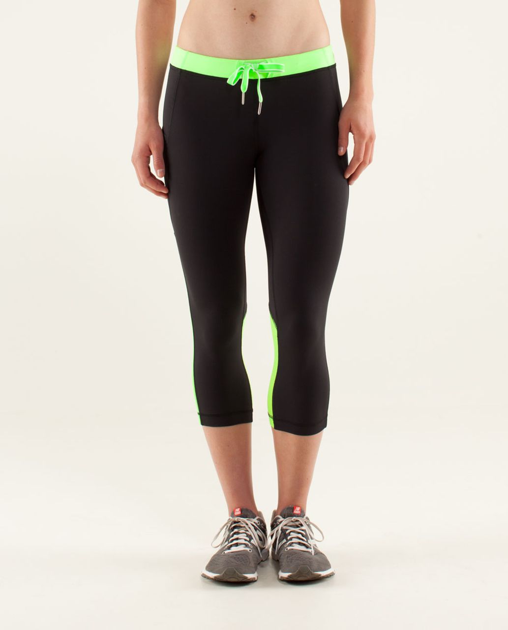 Lululemon Beach Runner Crop - Black / Zippy Green