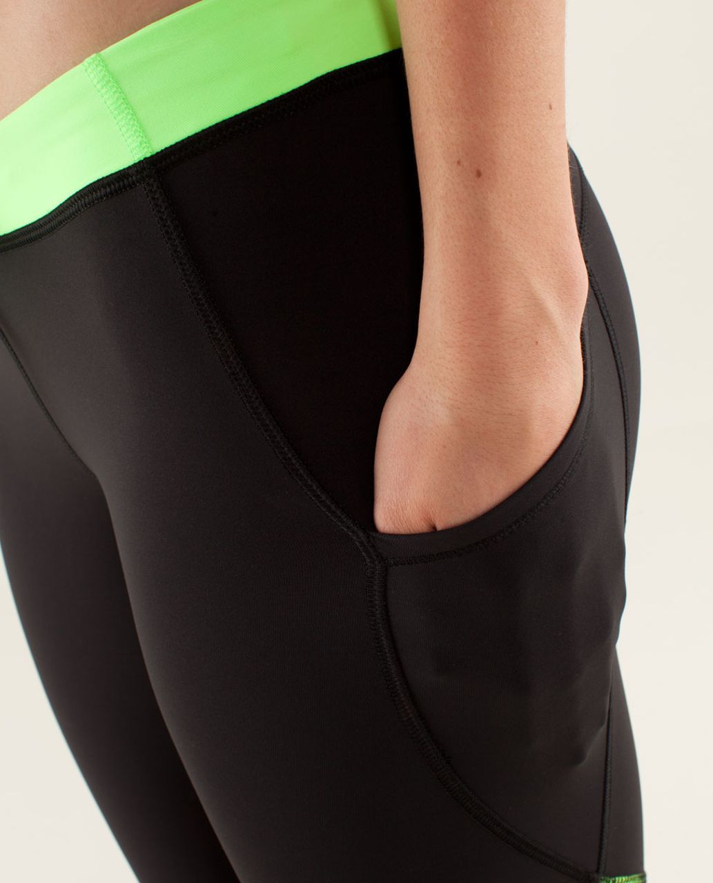 Lululemon Beach Runner Crop - Black / Zippy Green