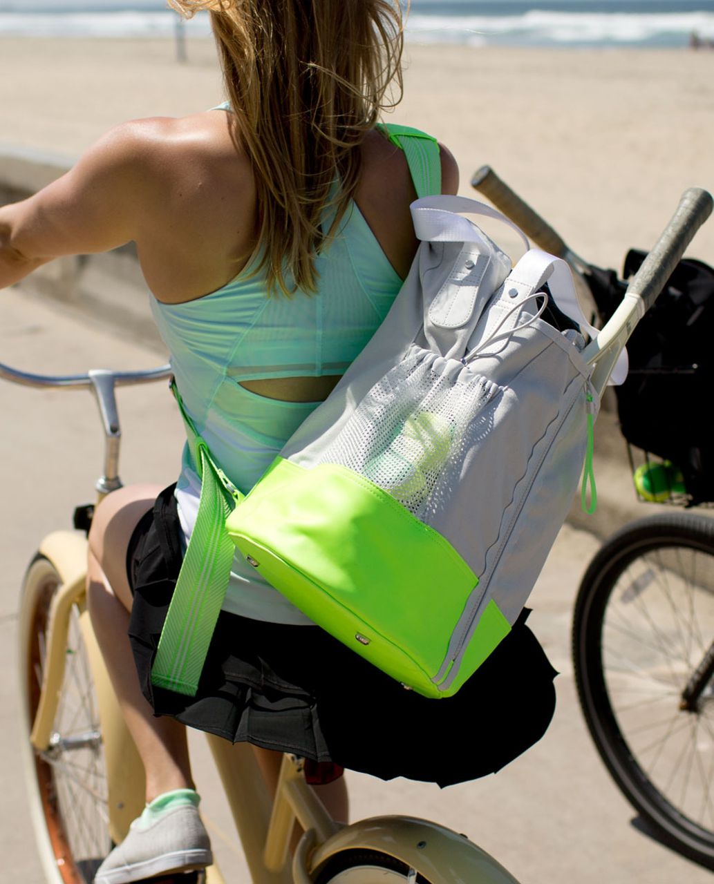 Lululemon Rally Tennis Bag Nimbus/Zippy Green in 2023