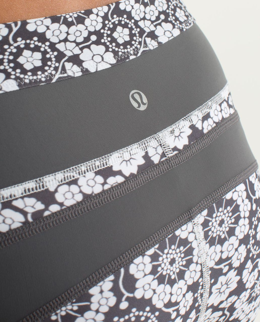 Lululemon Ignite Short - Twiggy Printed Nimbus / Soot Light