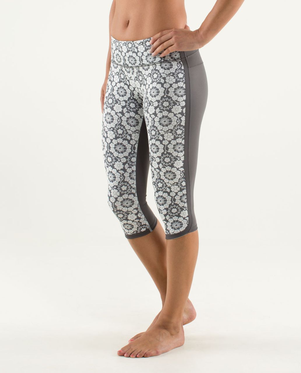 Lululemon Ignite Crop - Twiggy Printed Nimbus / Soot Light