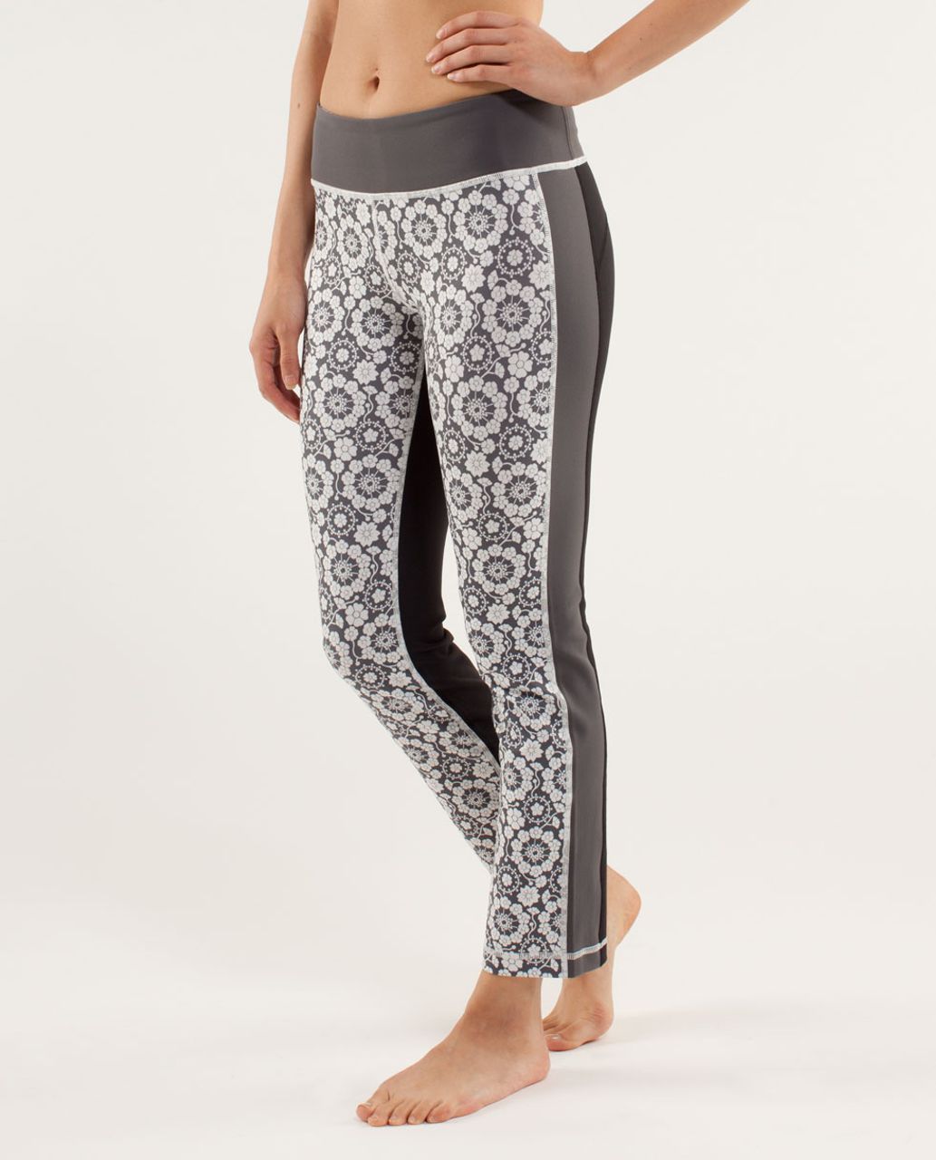 Lululemon Compass Pant - Twiggy Printed Nimbus / Soot Light