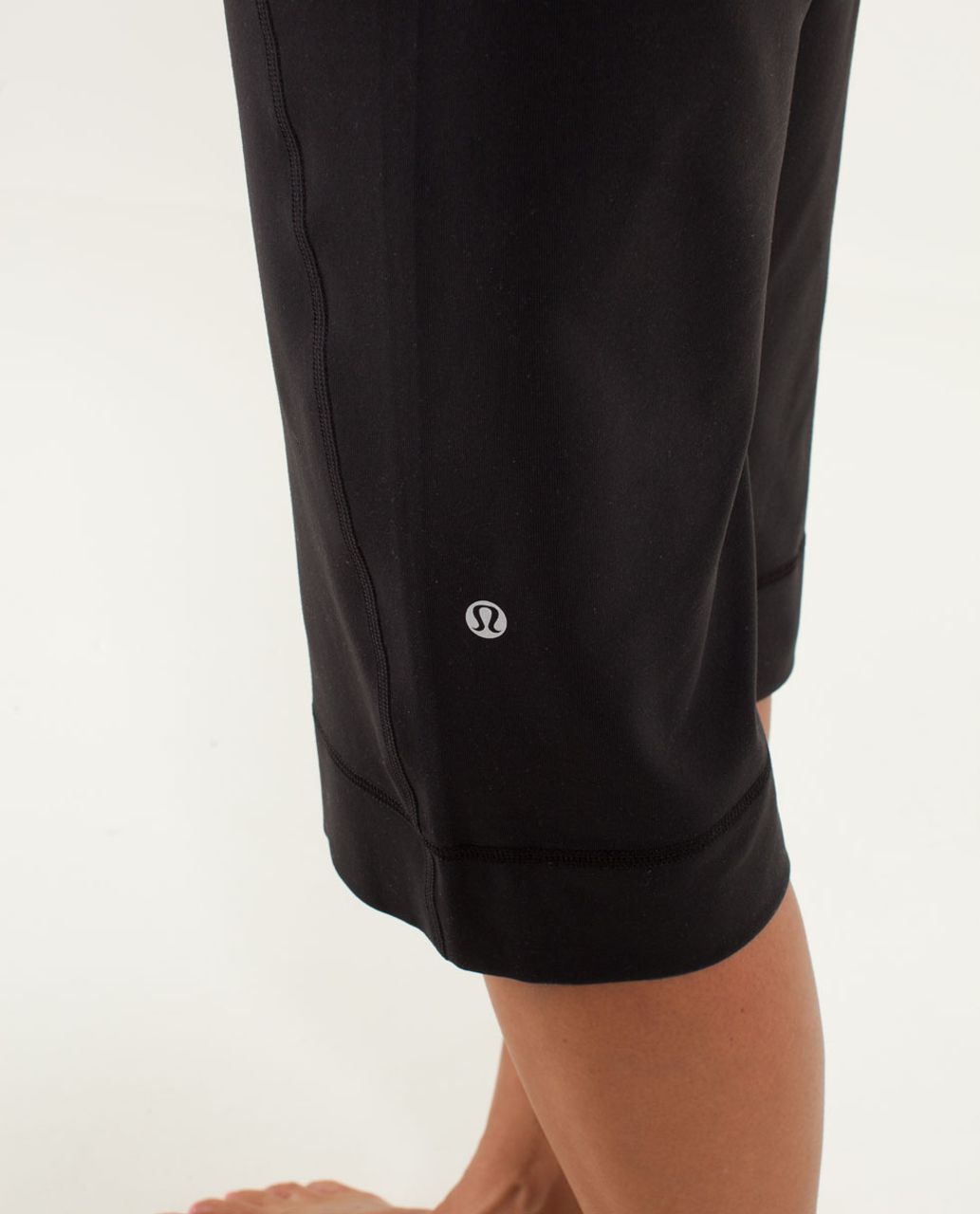 Lululemon Clam Digger II - Black