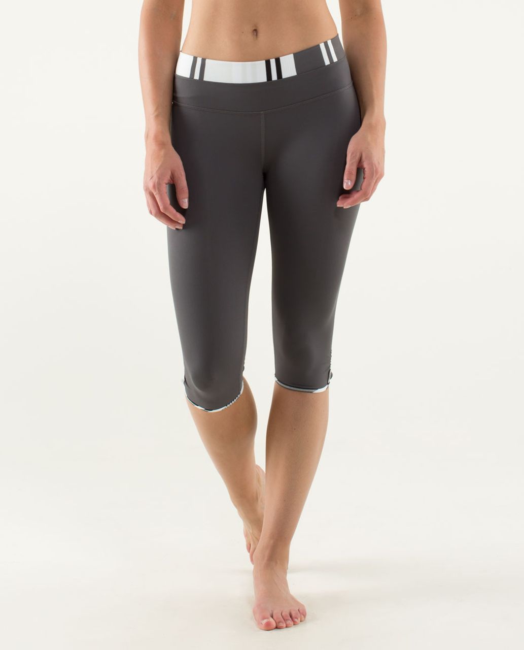 Lululemon Bandha Crop - Soot Light / Groovy Stripe Nimbus