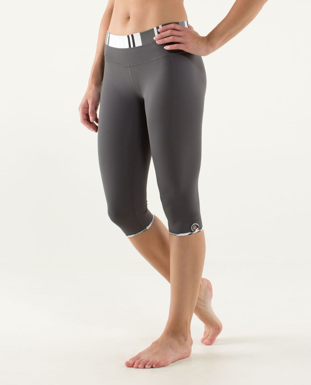 Lululemon Bandha Crop - Soot Light / Groovy Stripe Nimbus