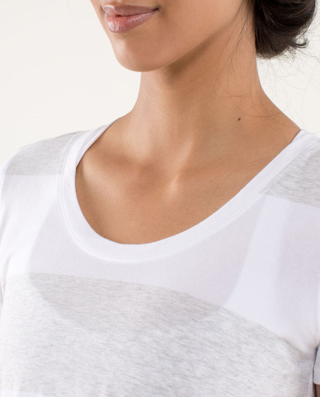 Lululemon Serene Short Sleeve - Bold Stripe Heather Nimbus / White