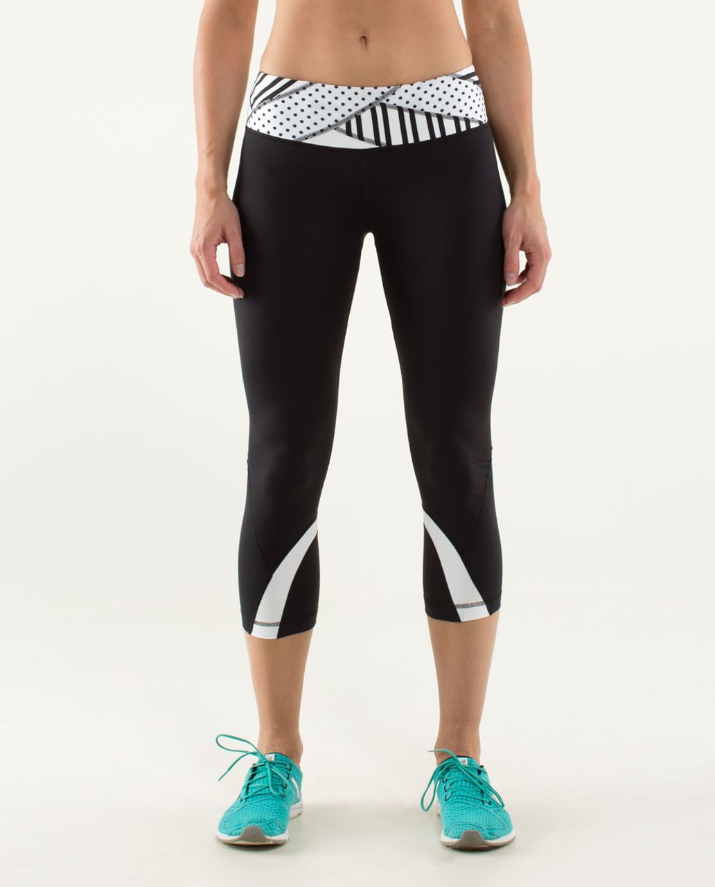 Lululemon Run: Inspire Crop II All Luxtreme Flowabunga Black Angel