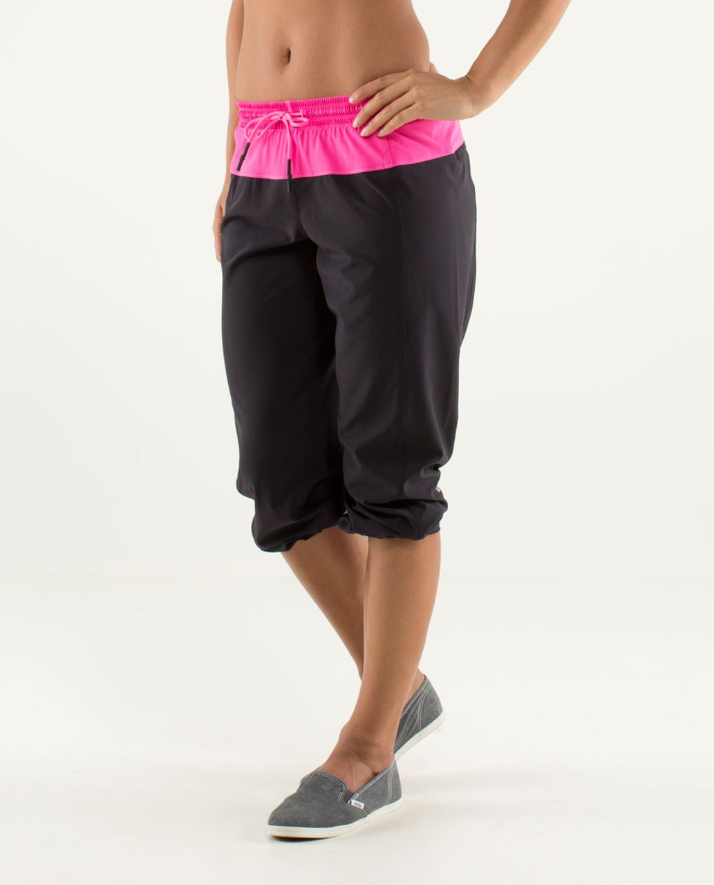 Lululemon Step Lively Crop - Black / Raspberry Glo Light