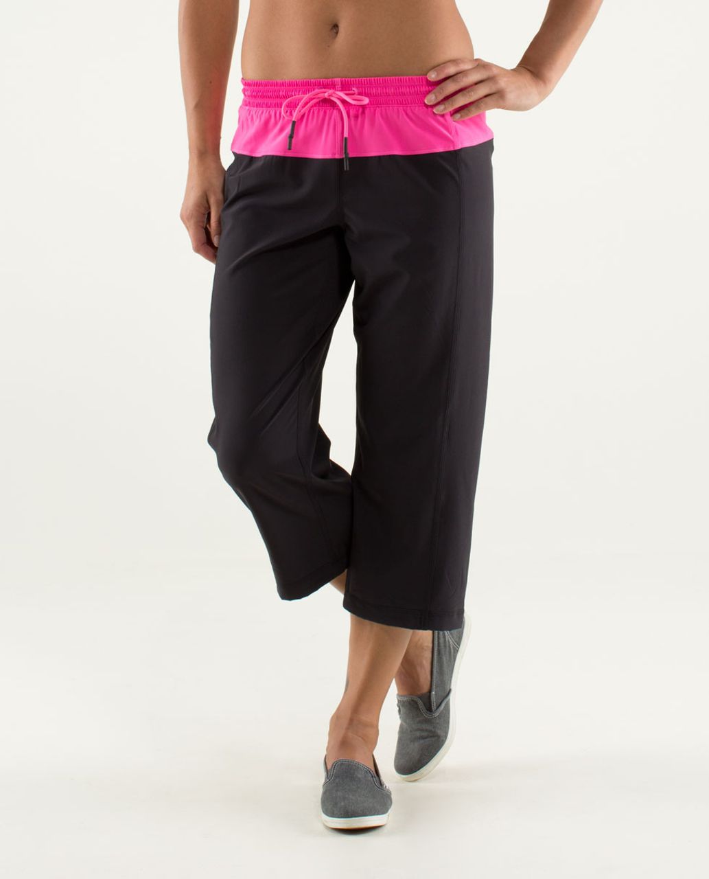 Lululemon Step Lively Crop - Black / Raspberry Glo Light