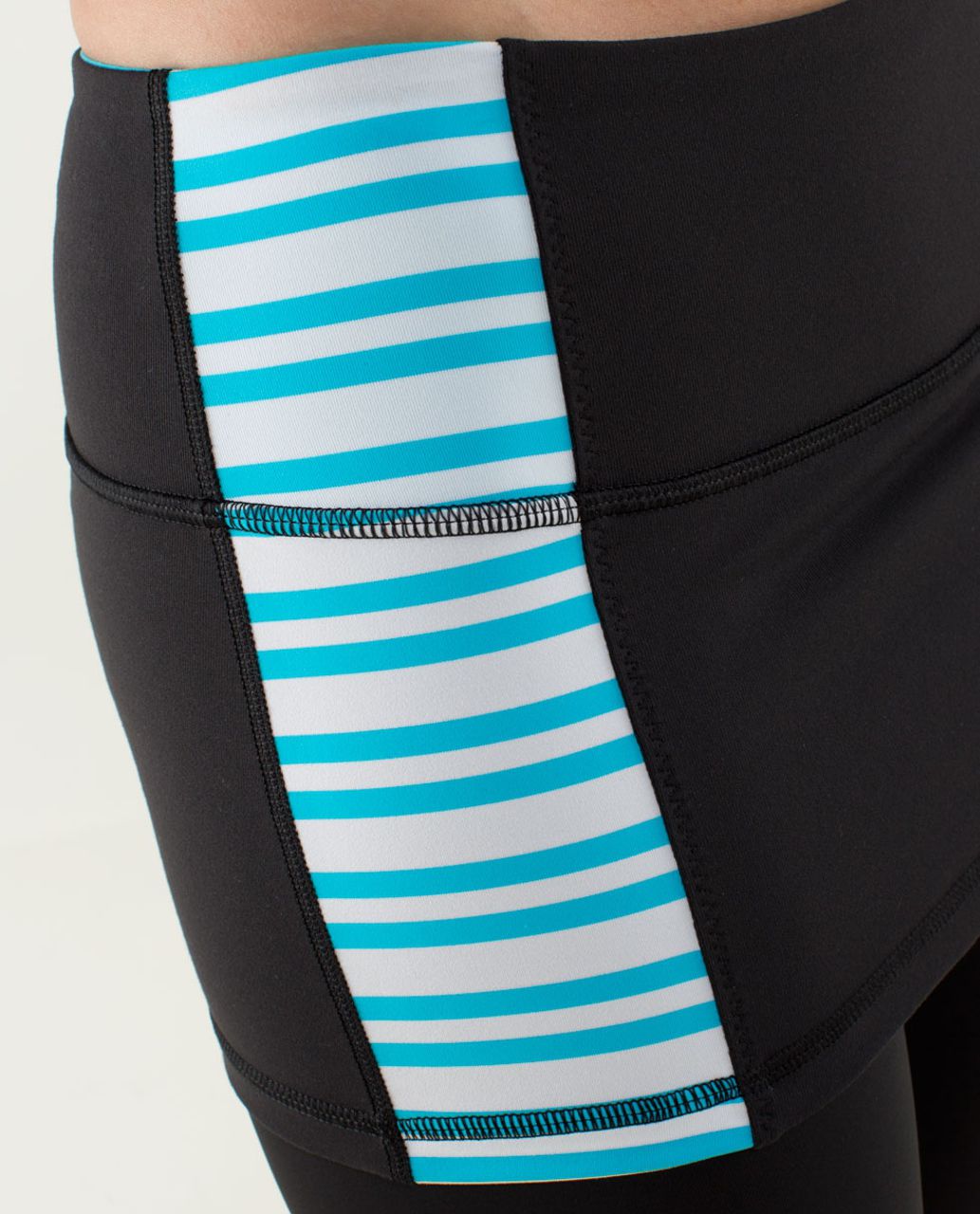 Lululemon A Go Go Crop - Black / Twin Stripe Spry Blue