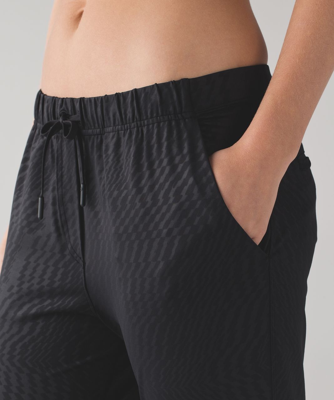 Lululemon Jet Crop (Slim) *Luxtreme - Shifted Horizon Embossed Black