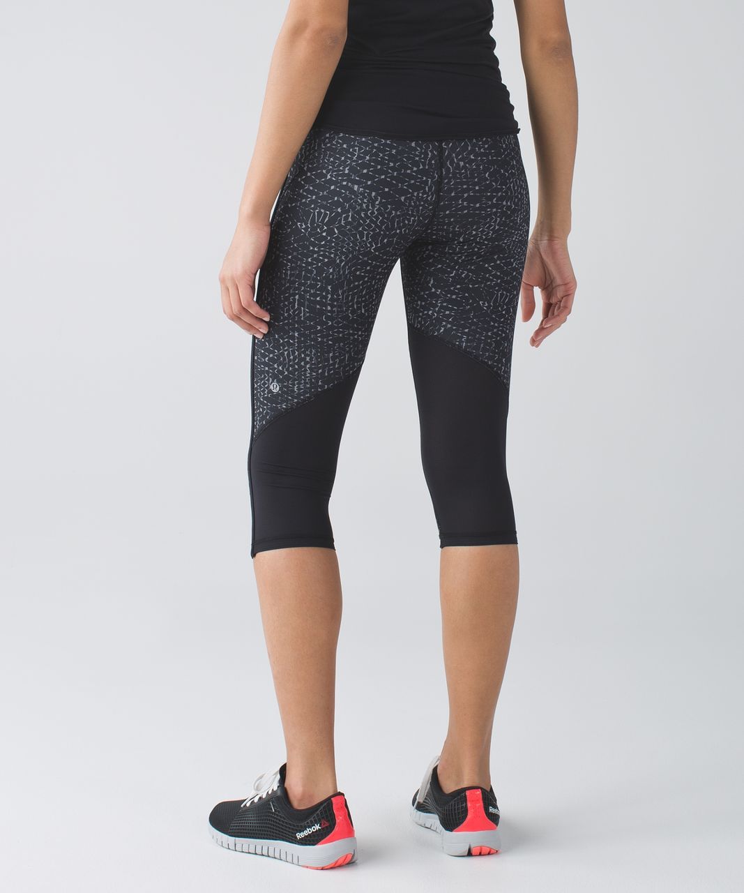 Lululemon Real Quick Crop *Full-On Luxtreme - Samba Snake Battleship Black / Black