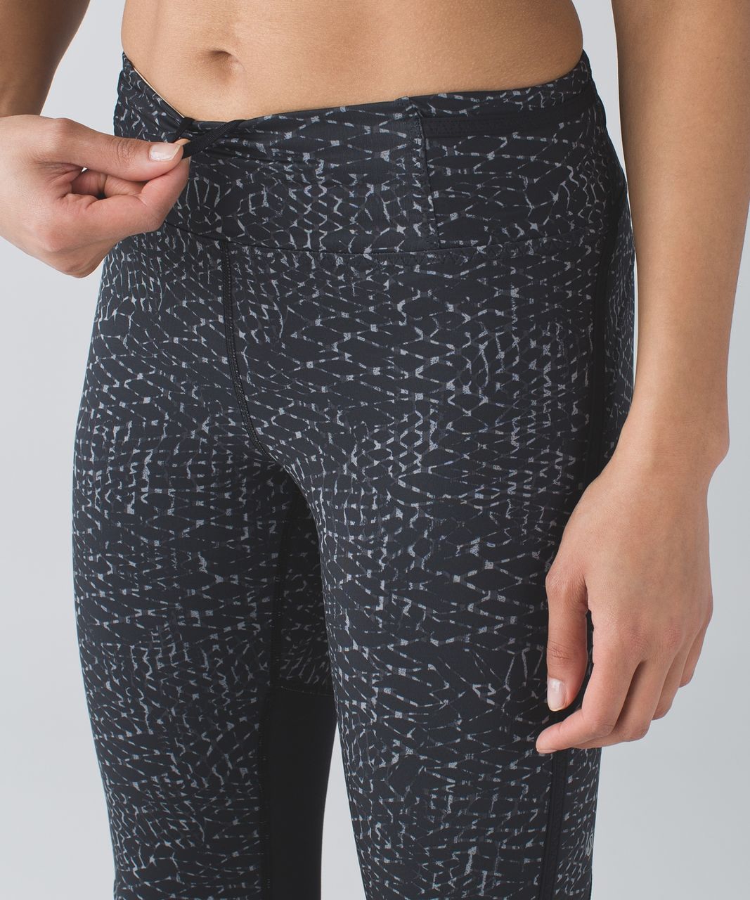 Lululemon Real Quick Crop *Full-On Luxtreme - Samba Snake Battleship Black / Black