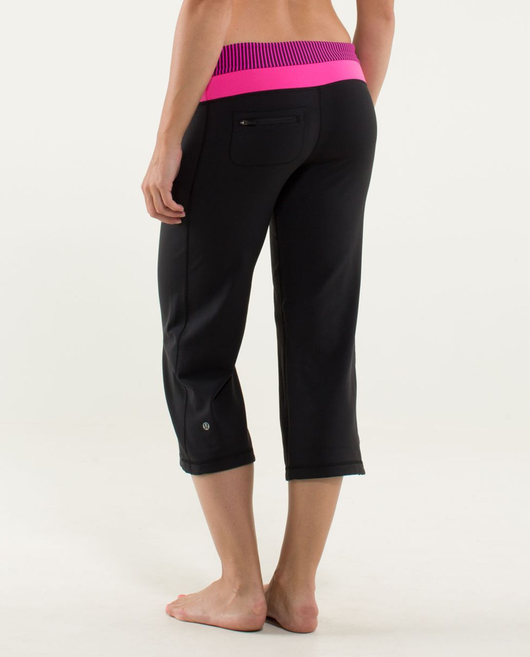 Lululemon Dharana Crop - Black / Hyper Stripe Raspberry Glo Light / Plum