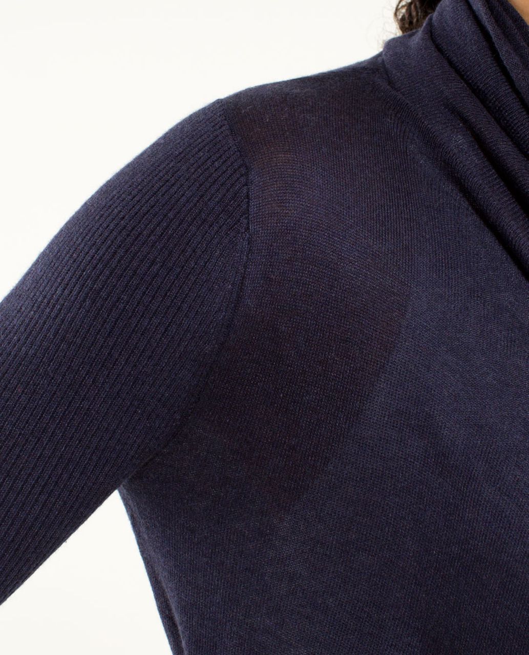 Lululemon Universal Wrap - Heathered Black Swan