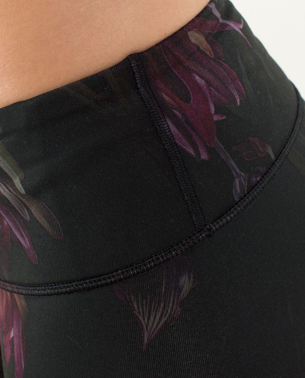 Lululemon Boogie Short - Midnight Iris Multi / Split Pea