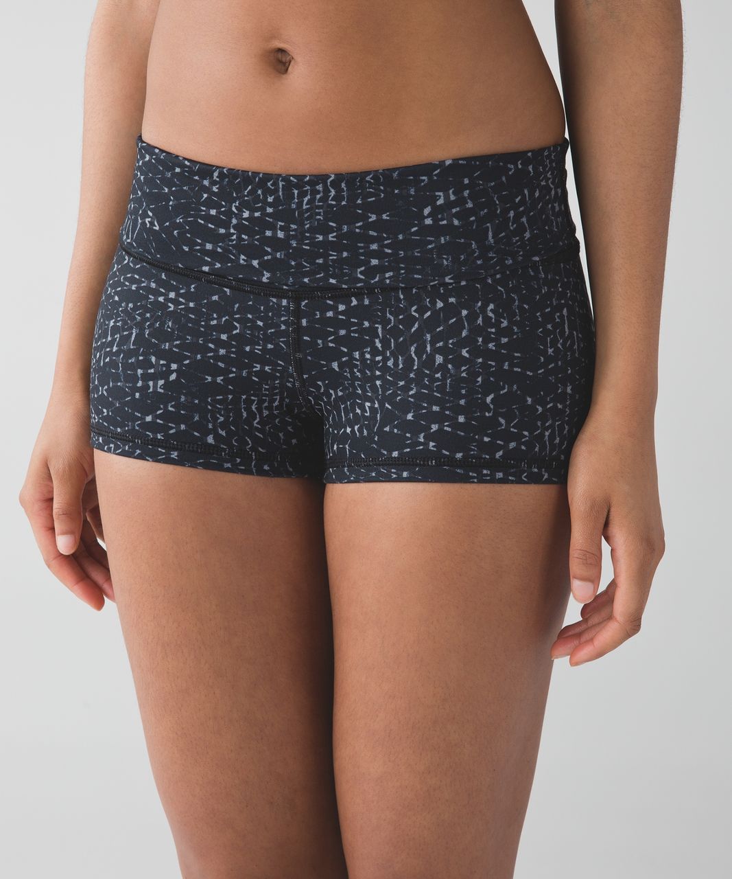 Lululemon Boogie Short (Roll Down) *Full-On Luon - Samba Snake Battleship Black