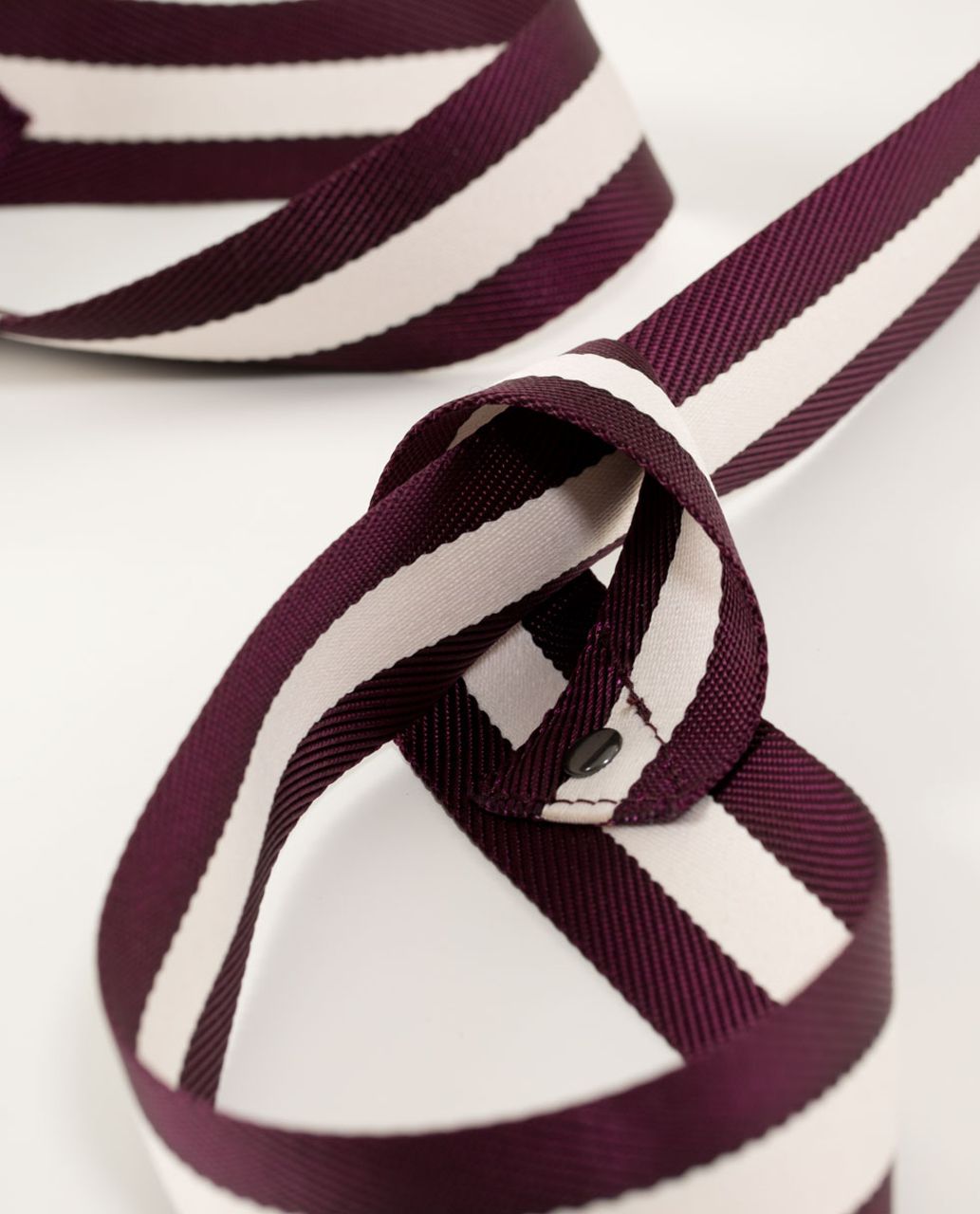 Lululemon Loop It Up Mat Strap - Plum / Angel Wing