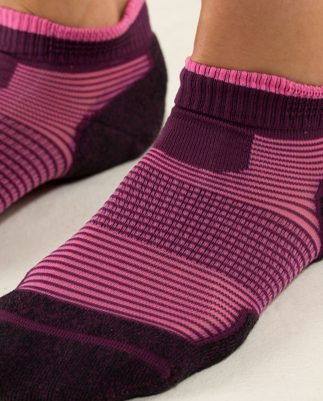 Lululemon Women's Ultimate Padded Run Sock - Hyper Stripe Plum Afterglow