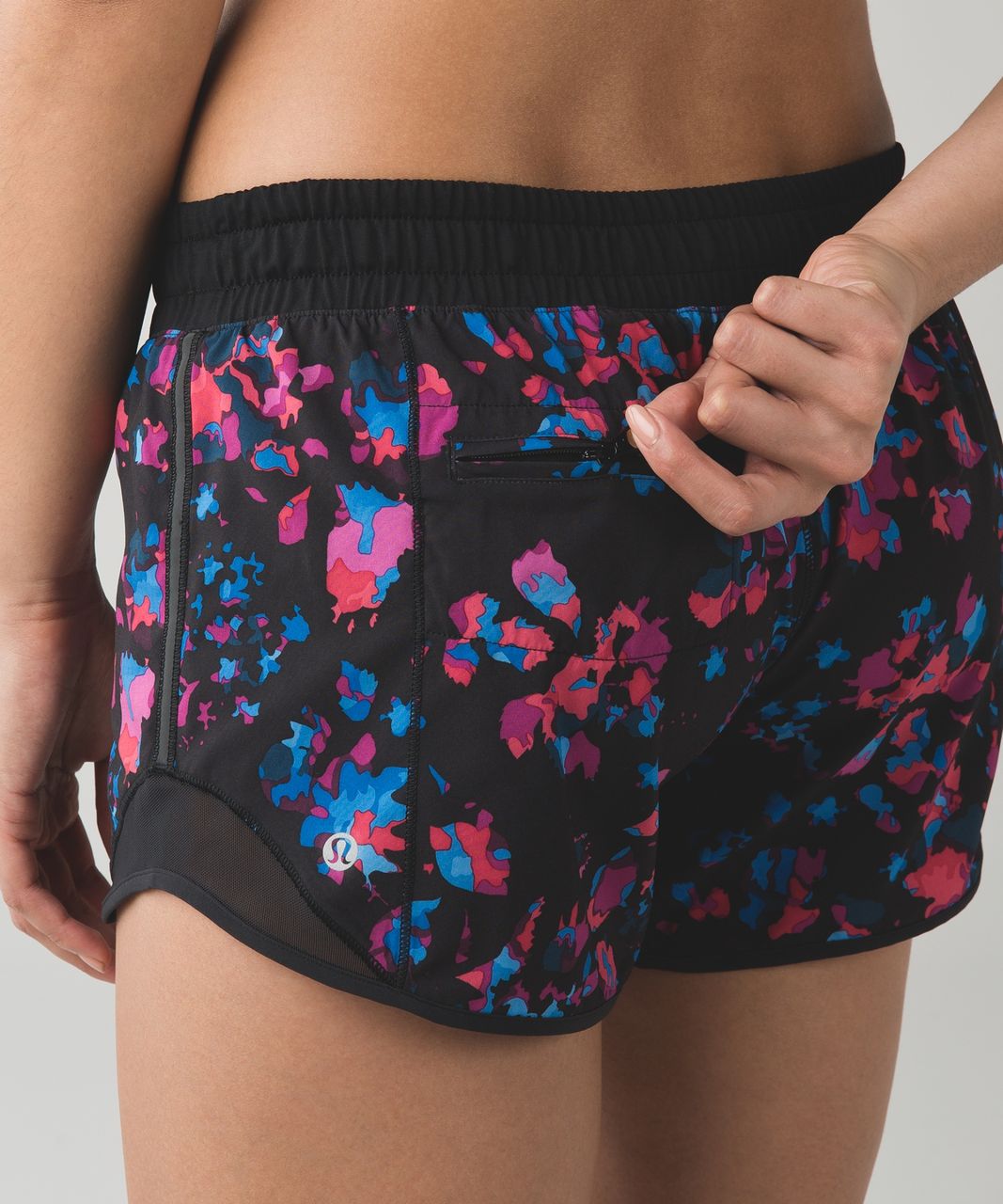 Lululemon Hotty Hot Short *Long - Dandy Digie Multi / Black