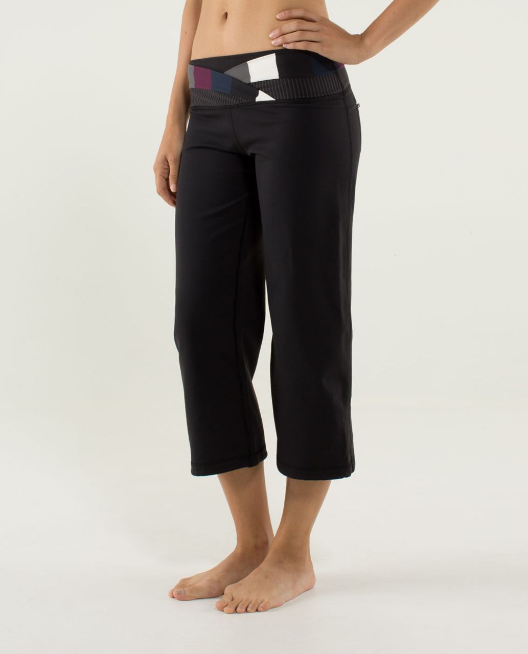 Lululemon Dharana Crop - Black / Pow Stripe Angel Wing / Hyper Stripe Black